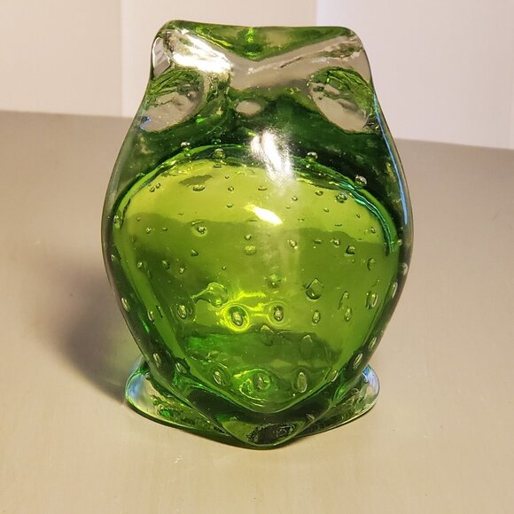 Vintage Norcrest Glass Owl Paperweight Green w/Controlled Bubbles 3.2 inches EUC - Picture 4 of 6